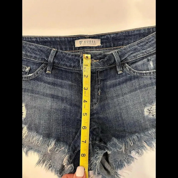 WOMEN'S GUESS CUT OFF DISTRESSED DENIM JEANS SHORTS Dark Blue Sz 26 Stretch Low - Picture 3 of 8